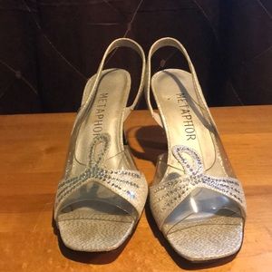 Metaphor Sonja Silver Sz 6 sandal heels